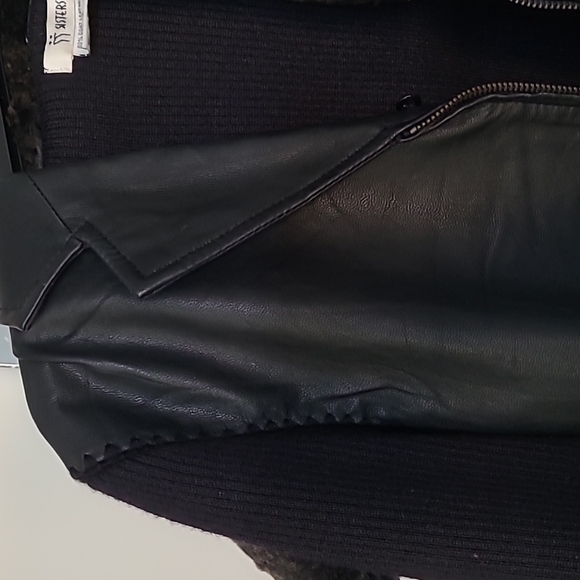 Goat leather and knit top - Picture 4 of 4